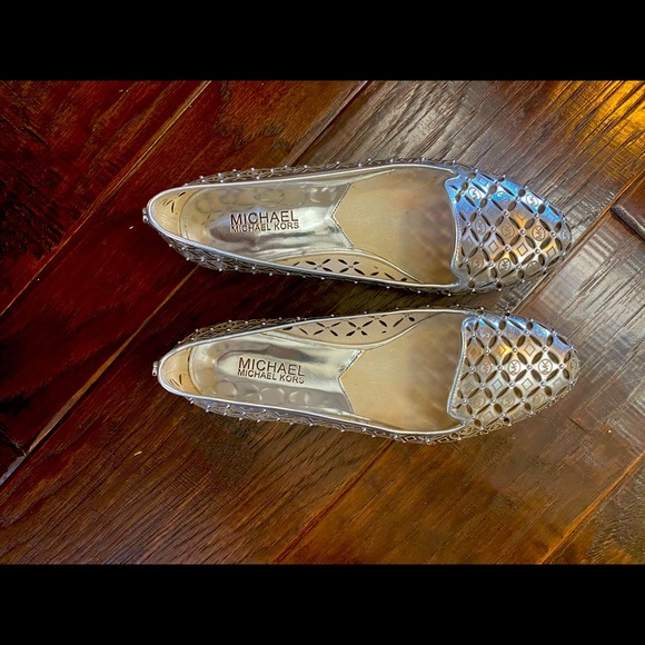 Michael Kors Silver Flats - Picture 1 of 2